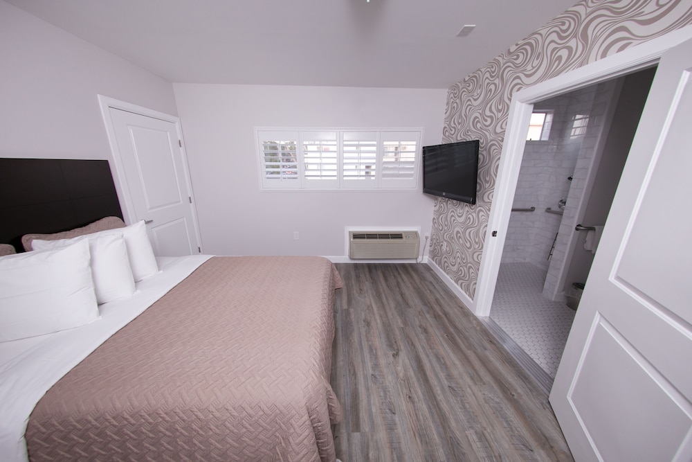 Metropolitan Inn & Suites - photo 22