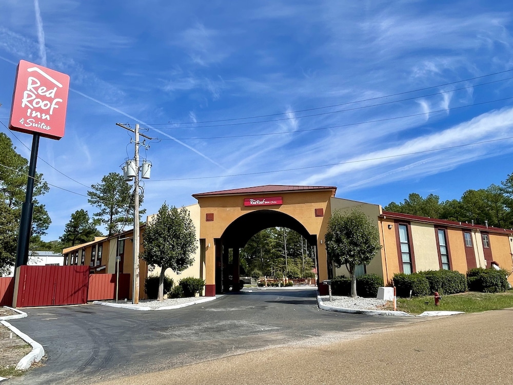Richland Inn & Suites - photo 17