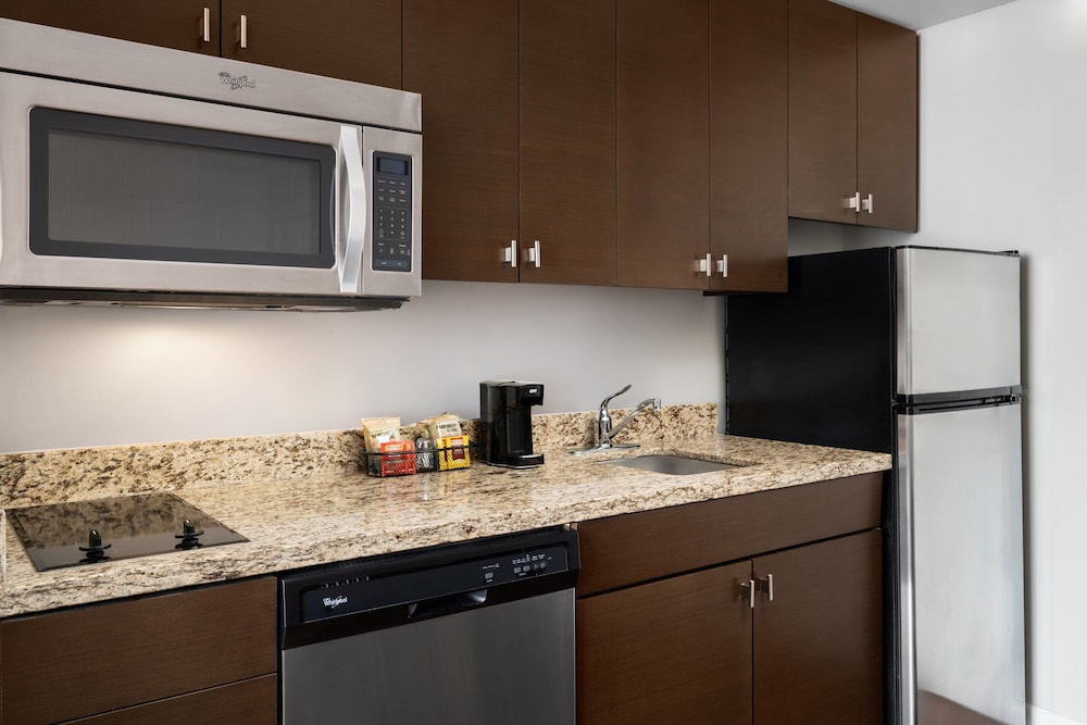 TownePlace Suites by Marriott Champaign Urbana Campustown - photo 17