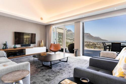 Luxury Camps Bay Stay with Stunning Sea Views — 4-Star Luxury Hotel in Cape Town, South Africa