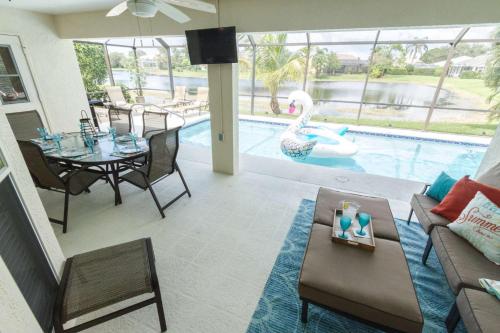 Crown Pointe Harrogate Ct. - last minute hotel in Naples