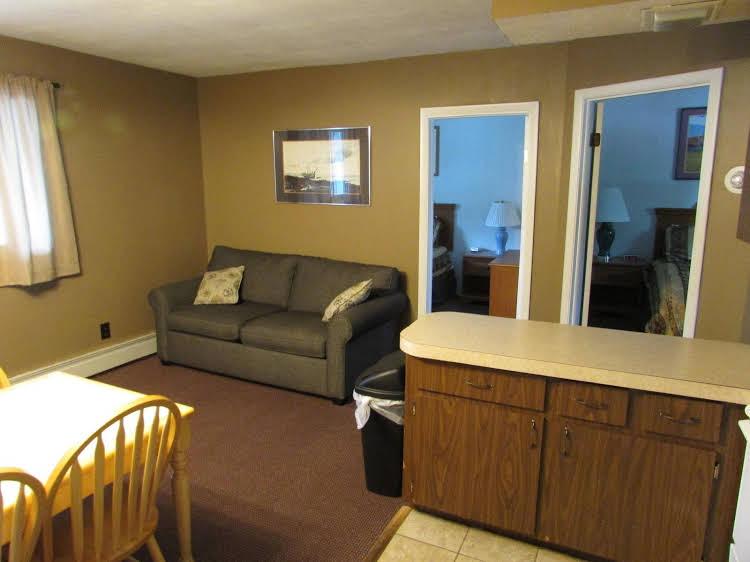 The Lake George Inn - photo 13