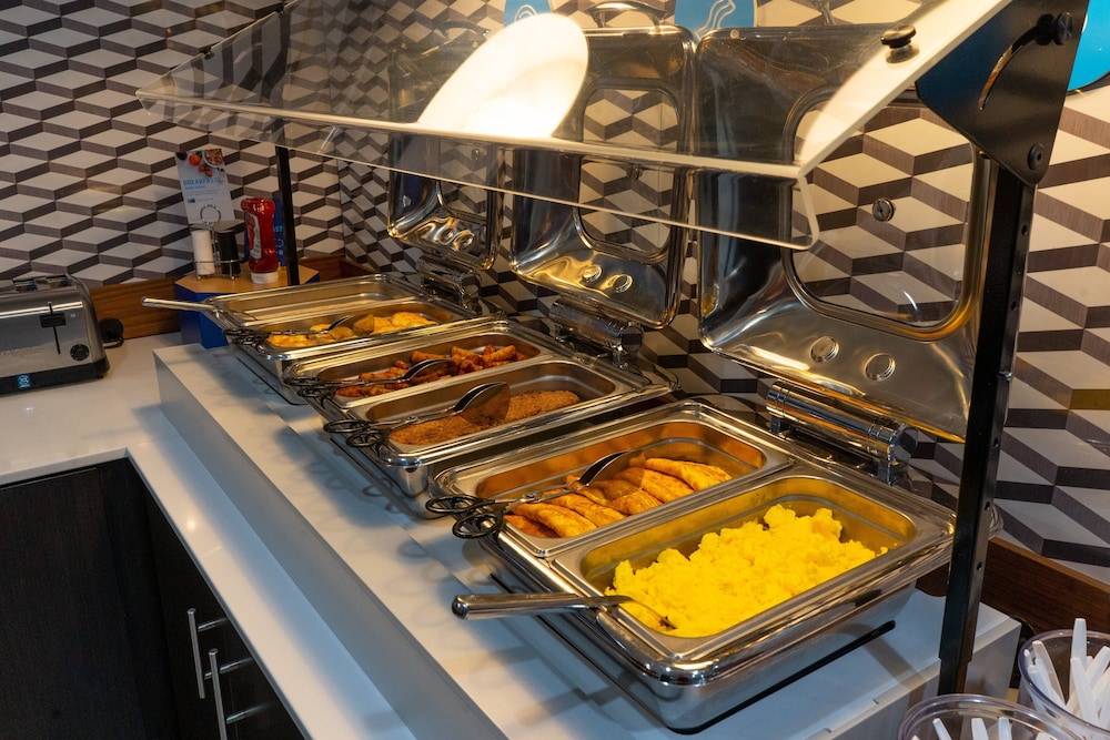 Holiday Inn Express Hotel & Suites Bedford by IHG - photo 40