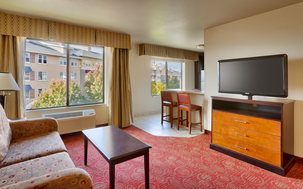 Holiday Inn Express & Suites Orem North Provo by IHG - photo 7