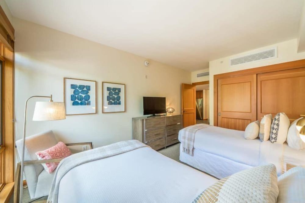 Luxury Ski in Ski out 2 Bedroom Colorado Resort Vacation Rental in the Heart of Snowmass Base Village - photo 51