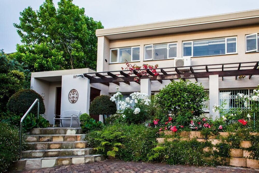 Majorca House — 4-Star Luxury Hotel in Cape Town, South Africa