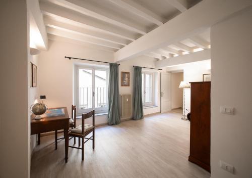 Appartamento a due passi da Piazza Duomo — 4-Star Luxury Hotel in Florence, Italy