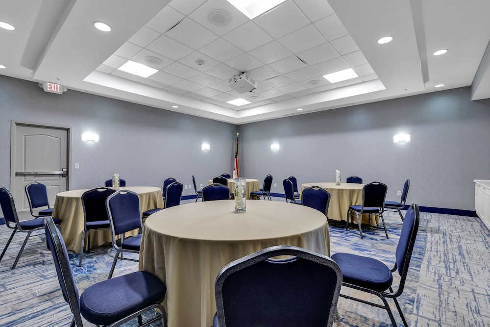 Hilton Garden Inn Myrtle Beach Coastal Grand Mall - photo 40