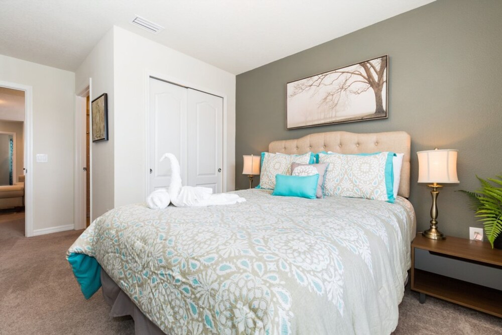 Stunning Disney Home w Pool & Free Resort Access - photo 7