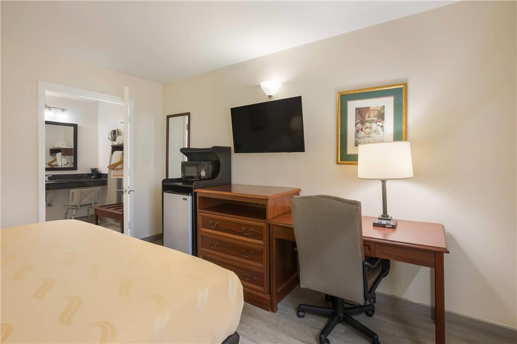 Quality Inn & Suites Greensboro near Lake Oconee - photo 9
