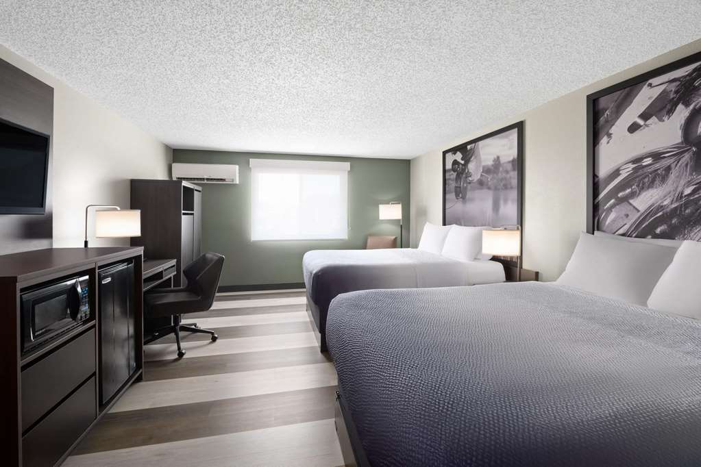Super 8 by Wyndham Conrad - photo 15