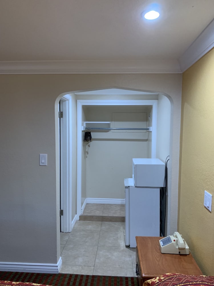 A 1 Budget Motel - photo 13