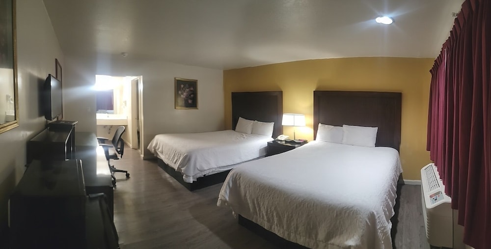 Mission Inn and Suites - photo 9