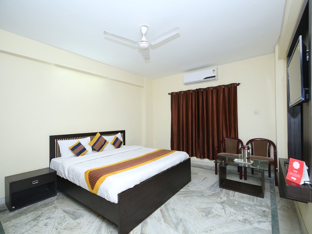 OYO 8170 Hotel Datt Residency — hotel near Jabalpur Airport