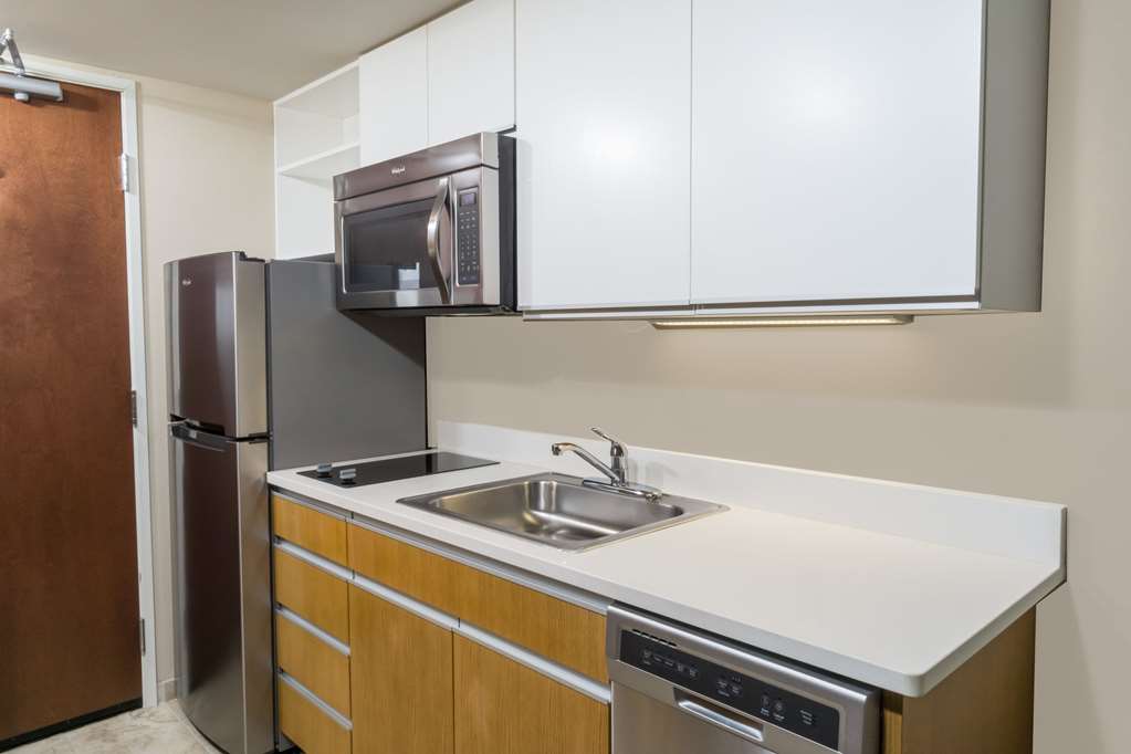 Hawthorn Suites by Wyndham Wheeling at the Highlands - photo 16