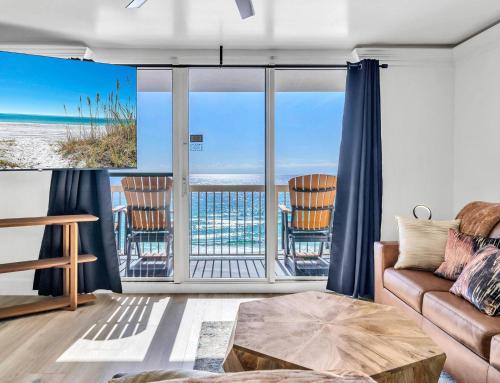 1002 Oceanfront Pelican Bch Resort Pools Prime Loc in Destin, United States