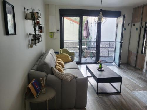 F2 Hypercentre Terrasse Talleyrand in Reims, France