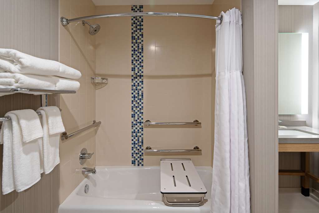 Hyatt Place Bakersfield - photo 30