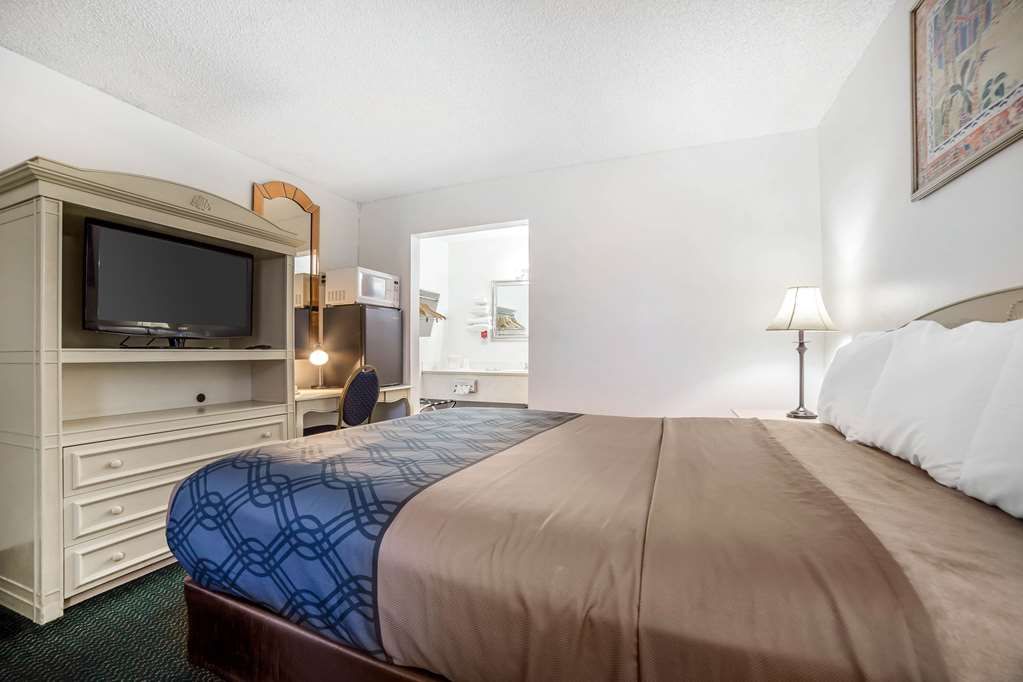 Econo Lodge Lewiston - photo 11