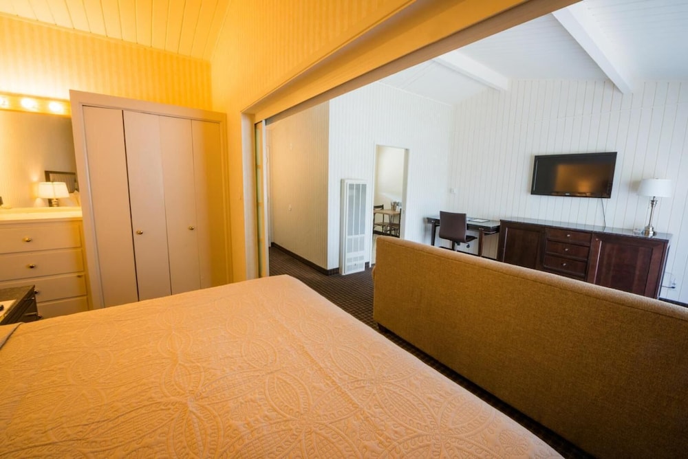 Los Gatos Lodge - photo 16
