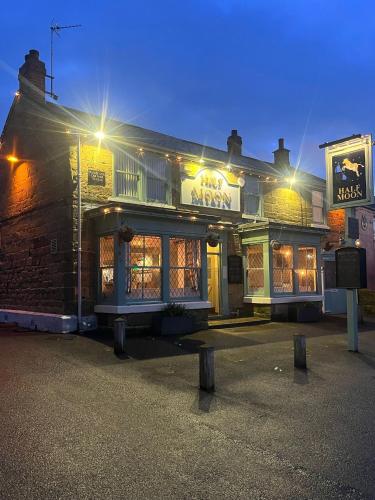 Half Moon Inn — Middlesbrough — photo 3