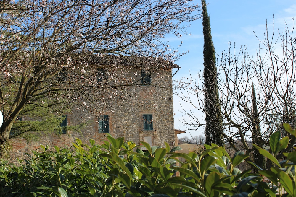 Fattoria di Rigone — 4-Star Luxury Hotel in Perugia, Italy