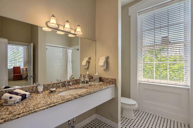 The Presidents Quarters Inn - photo 165