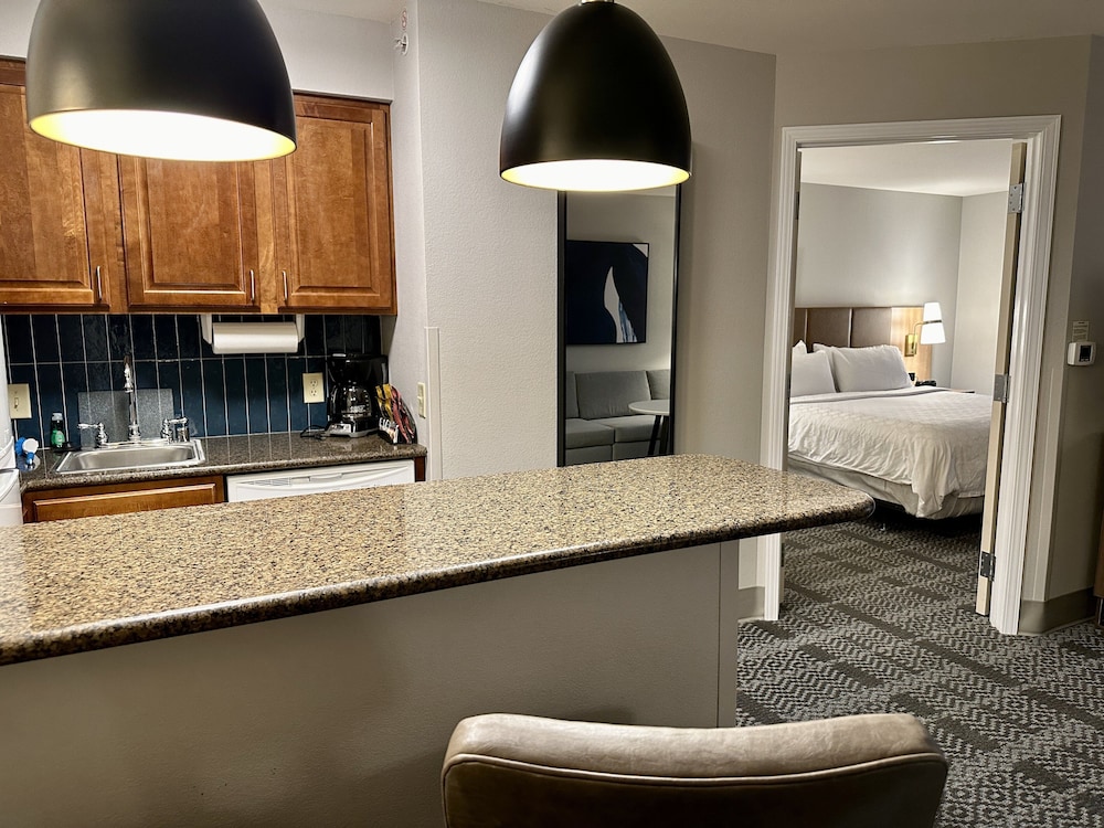 Staybridge Suites Milwaukee West Oconomowoc by IHG - photo 20