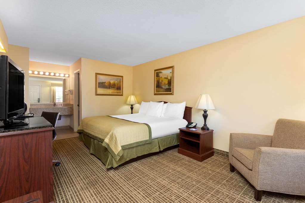 Baymont by Wyndham Easley Greenville - photo 16