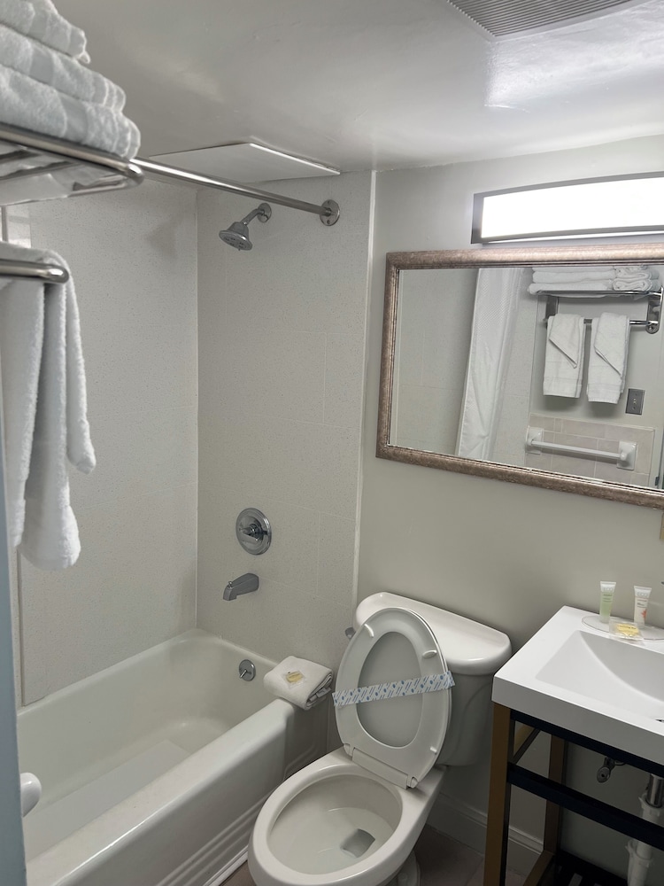 Seahawk Motel - photo 8