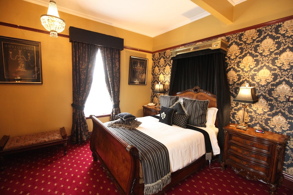 The Grand On Macfie — 4-Star Luxury Hotel in Devonport, Australia