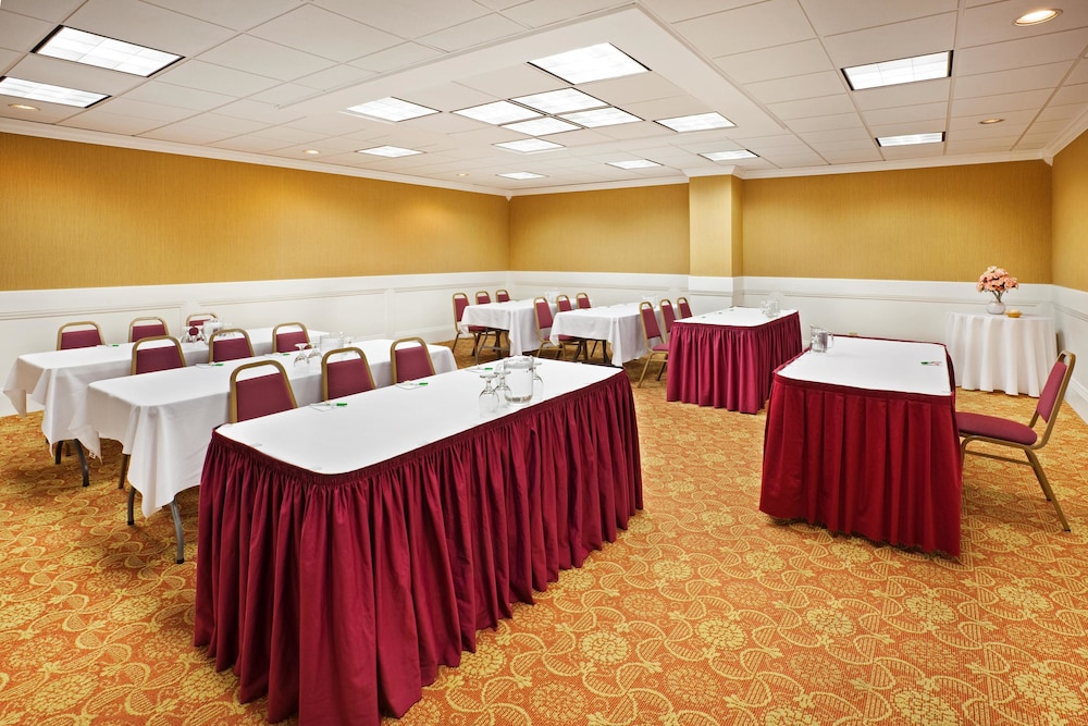 Holiday Inn by IHG - photo 37