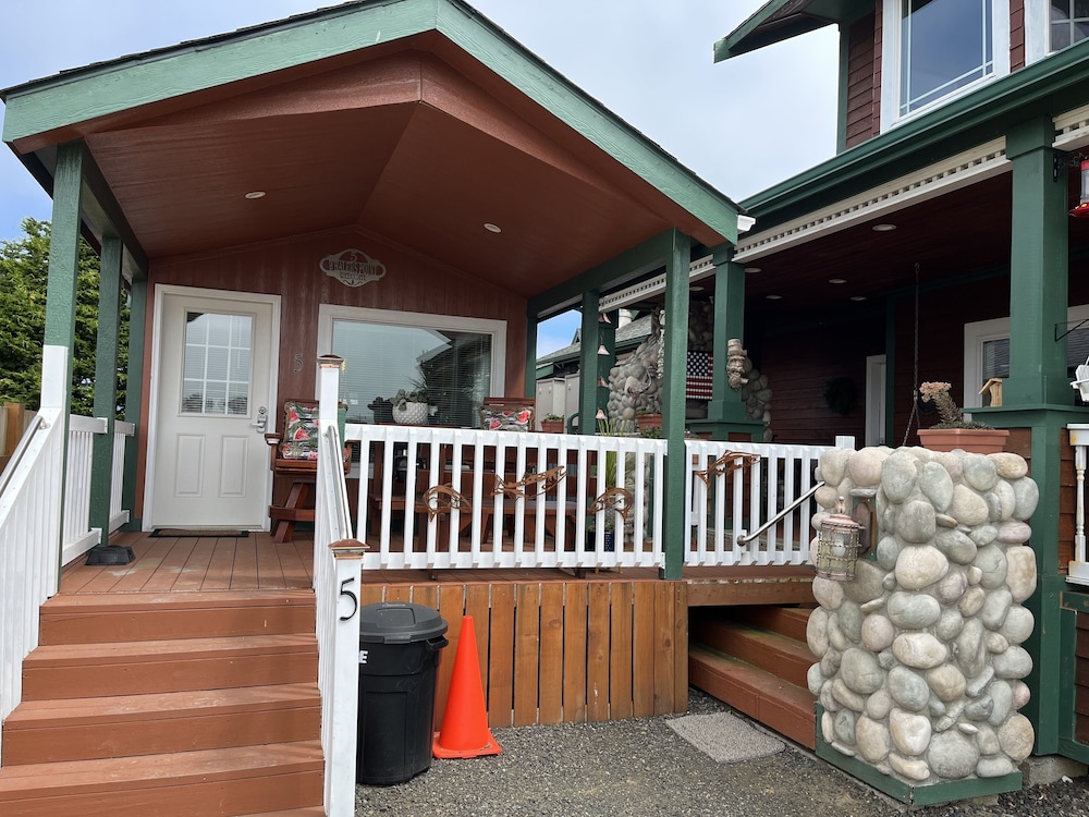 The Collins Inn and Seaside Cottages - photo 81