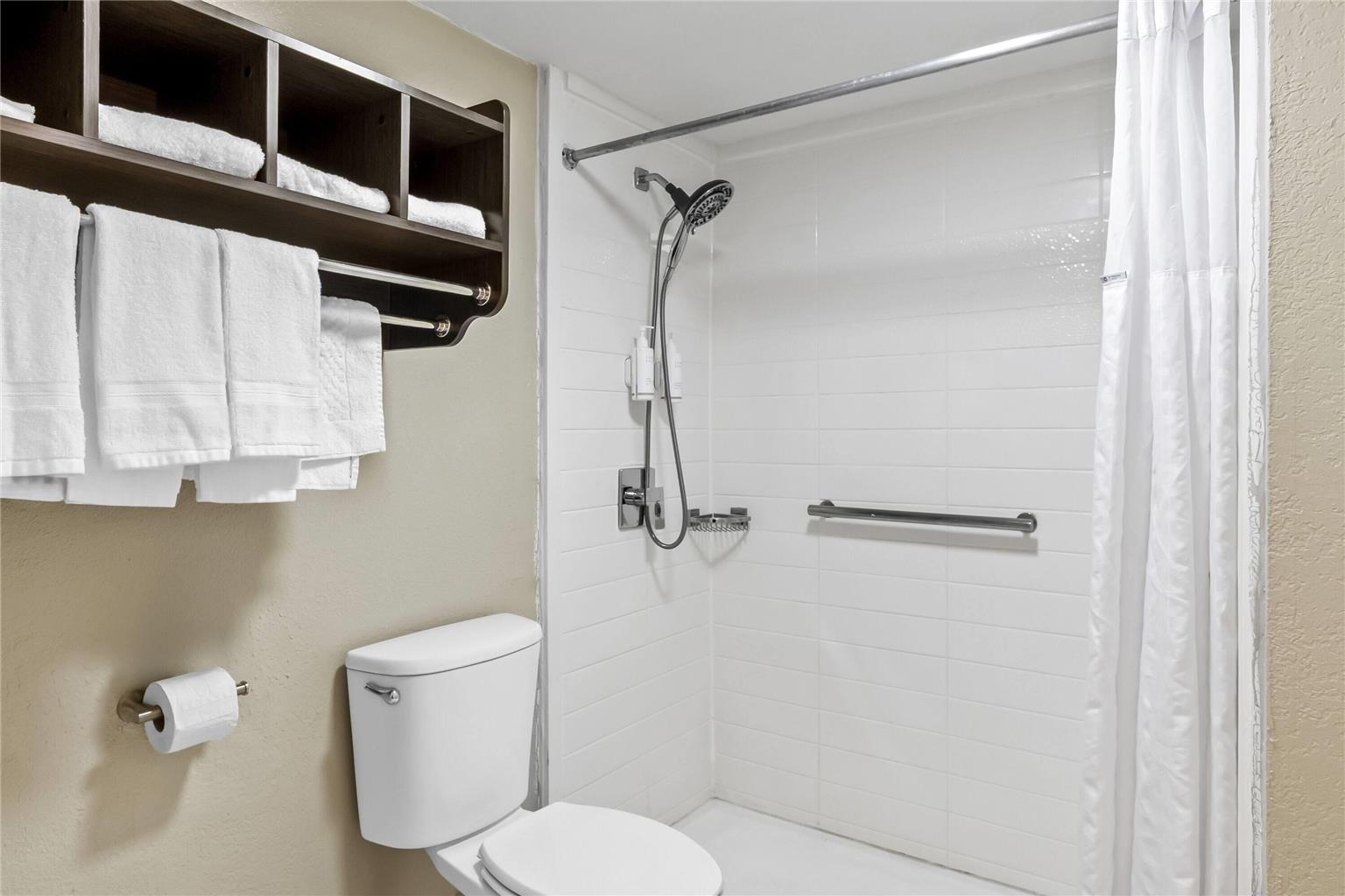 Days Inn by Wyndham Goose Creek - photo 26