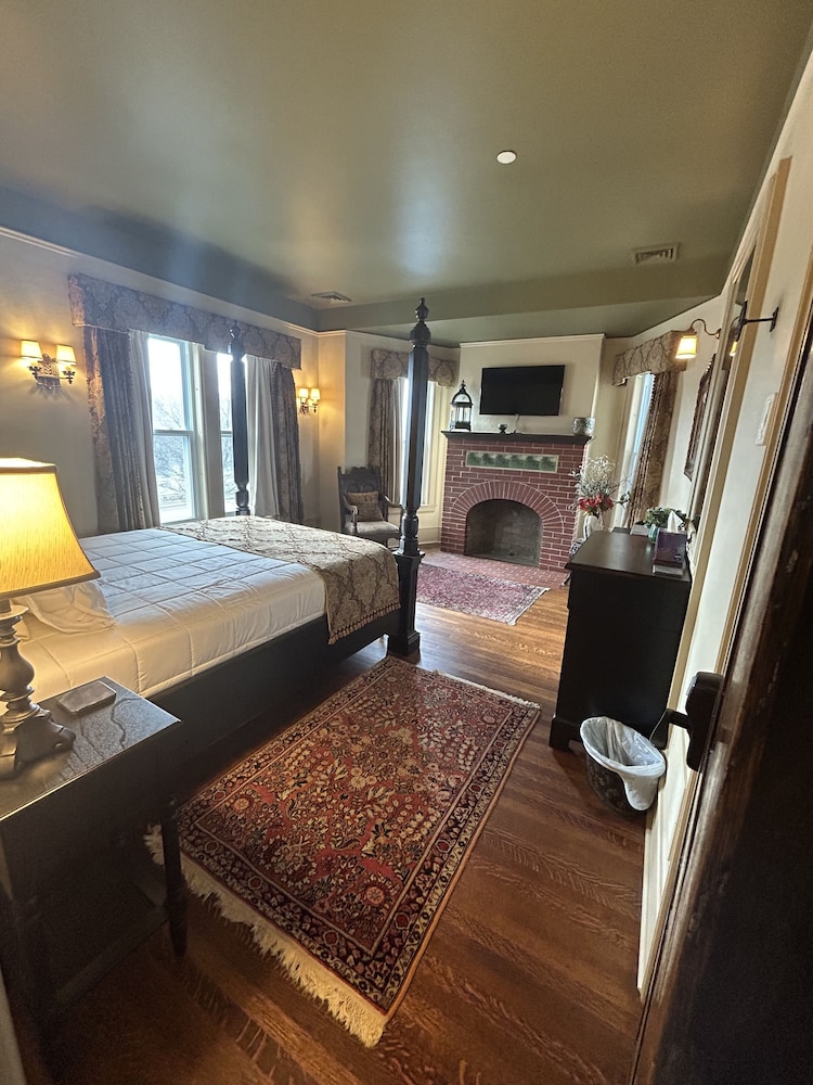Hazeltine Boutique Hotel BnB - photo 10