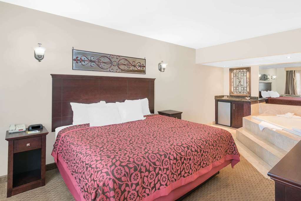 Days Inn by Wyndham Springfield Phil.Intl Airport - photo 8
