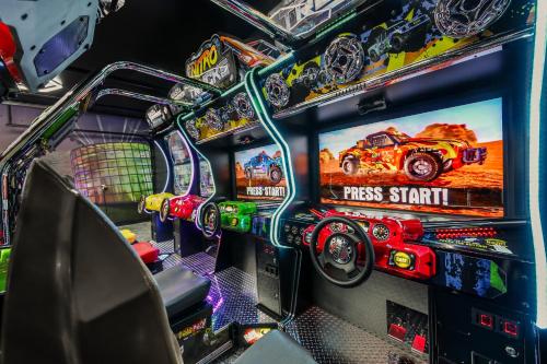 Breakfast Club 100K Game Room — Indio — photo 3