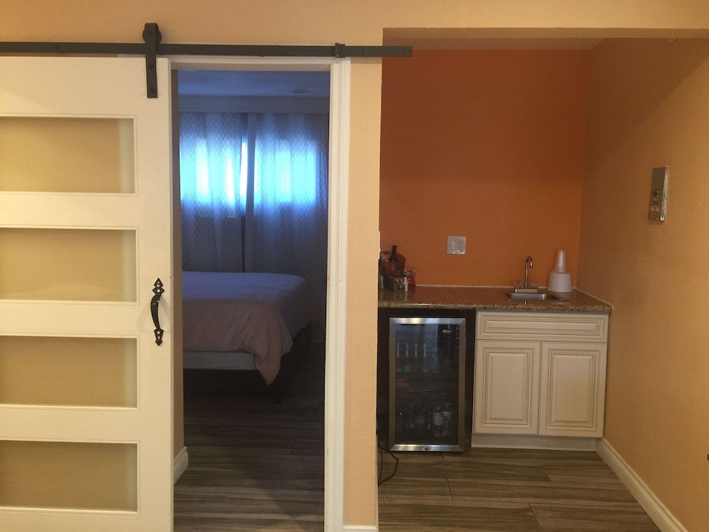 Tradewinds All Suite Hotel - photo 23