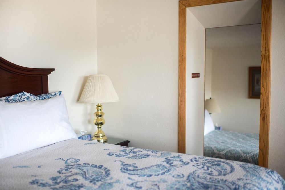 Cozy Mountain Motel - photo 10