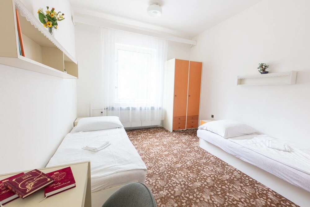 Na Potucn ku — hotel in Hanusovice