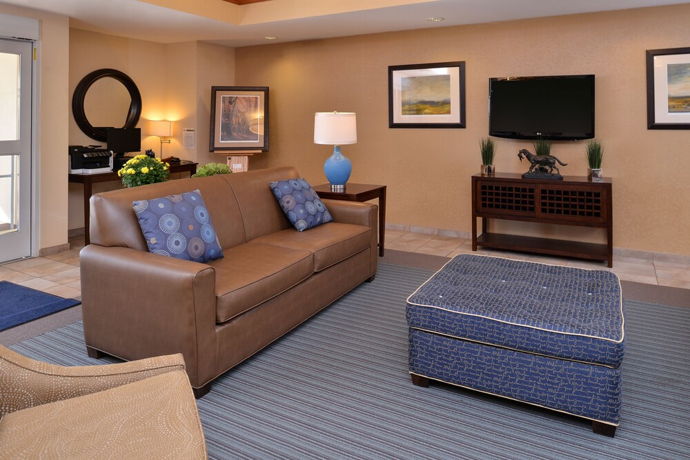 Candlewood Suites Williston by IHG - photo 32