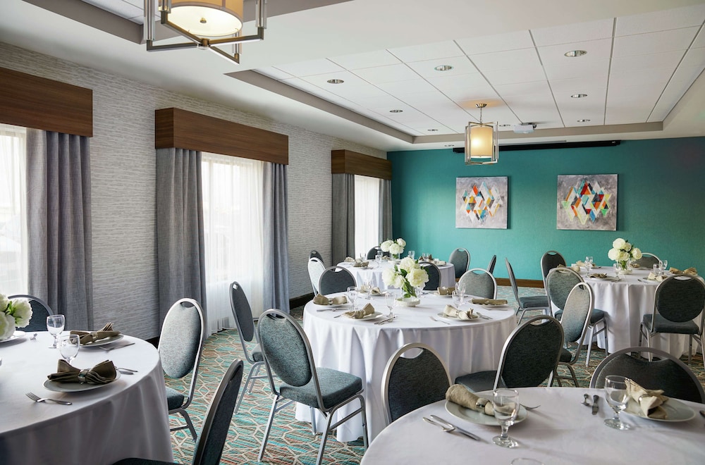 Hampton Inn & Suites Chicago Waukegan - photo 33