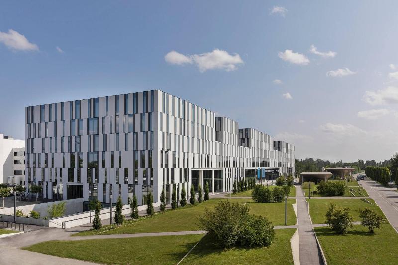 Courtyard by Marriott Munich Garching — 4-Star Luxury Hotel in Garching Bei Munchen, Germany