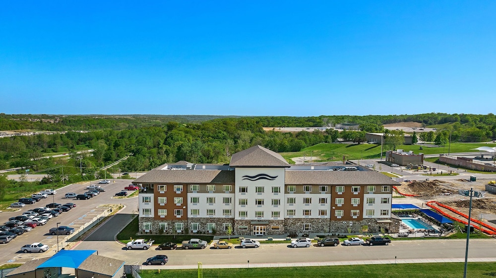 Holiday Inn Exp Parkville - photo 89