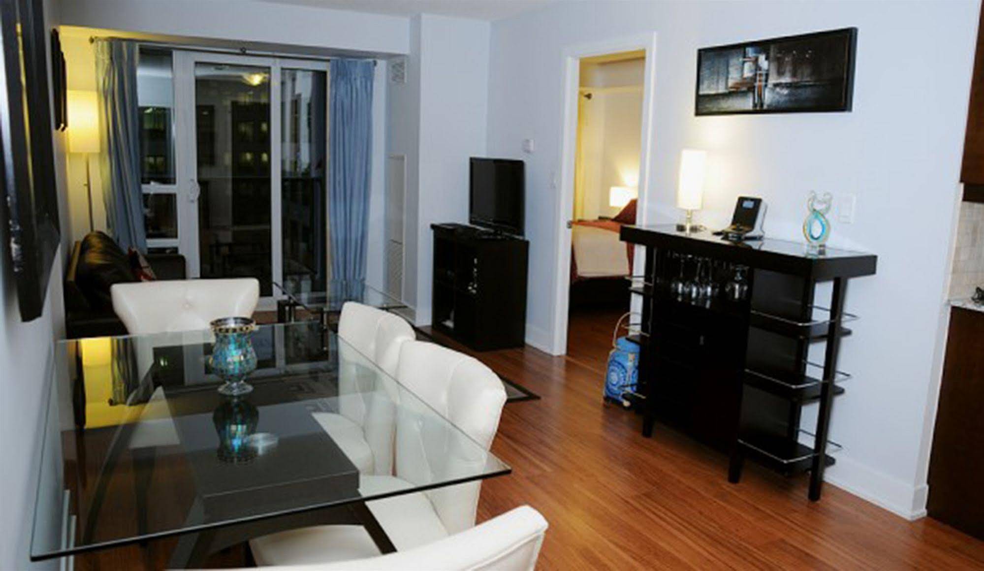JJ Furnished Apartments Downtown Toronto: Entertainment District Element