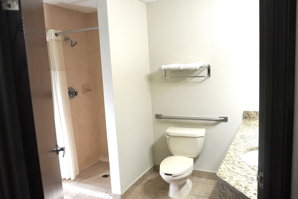 American Inn & Suites Waterford - photo 27