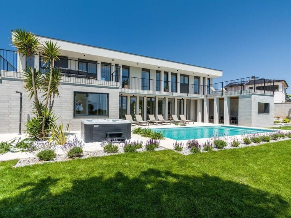 Villa Kathrin Istria — 4-Star Luxury Hotel in Medulin, Croatia