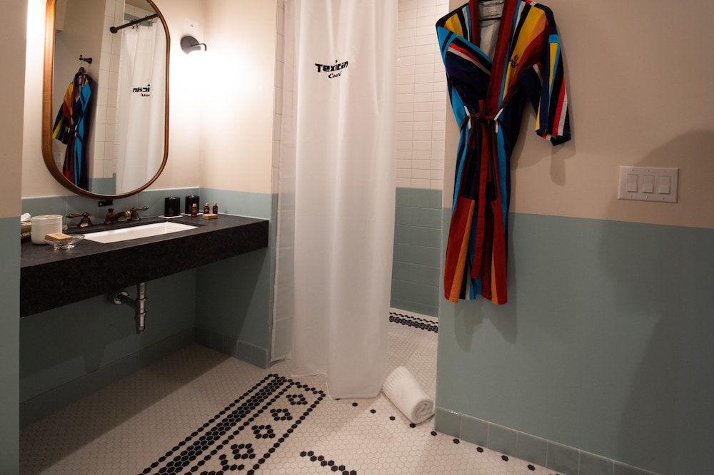 Texican Court by Valencia Hotel Collection - photo 11