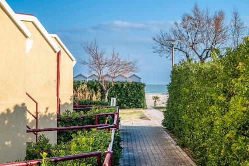 SE031 Senigallia bilocale fronte mare al residence Piramidi — 4-Star Luxury Hotel in Senigallia, Italy
