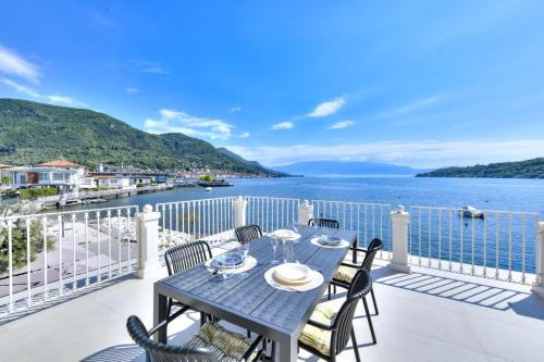 La Vela Deluxe — 4-Star Luxury Hotel in Salo, Italy